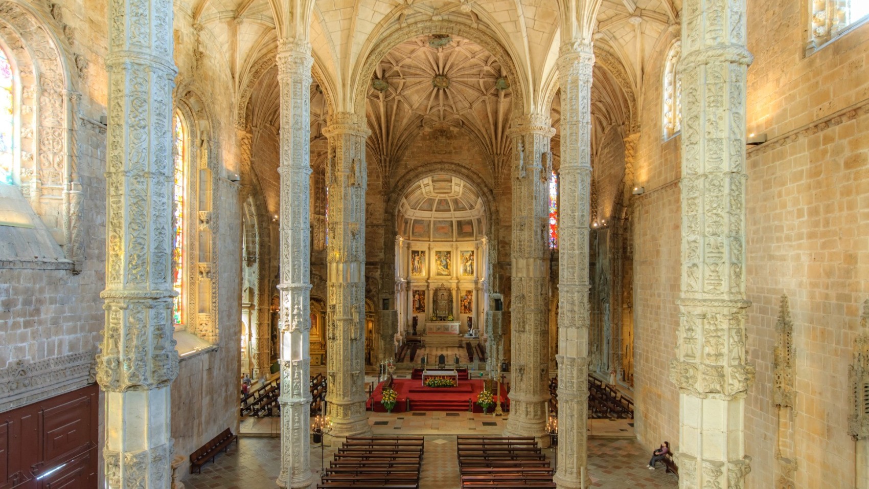 Lisbon-for-Lovers-jeronimos-monastery-church
