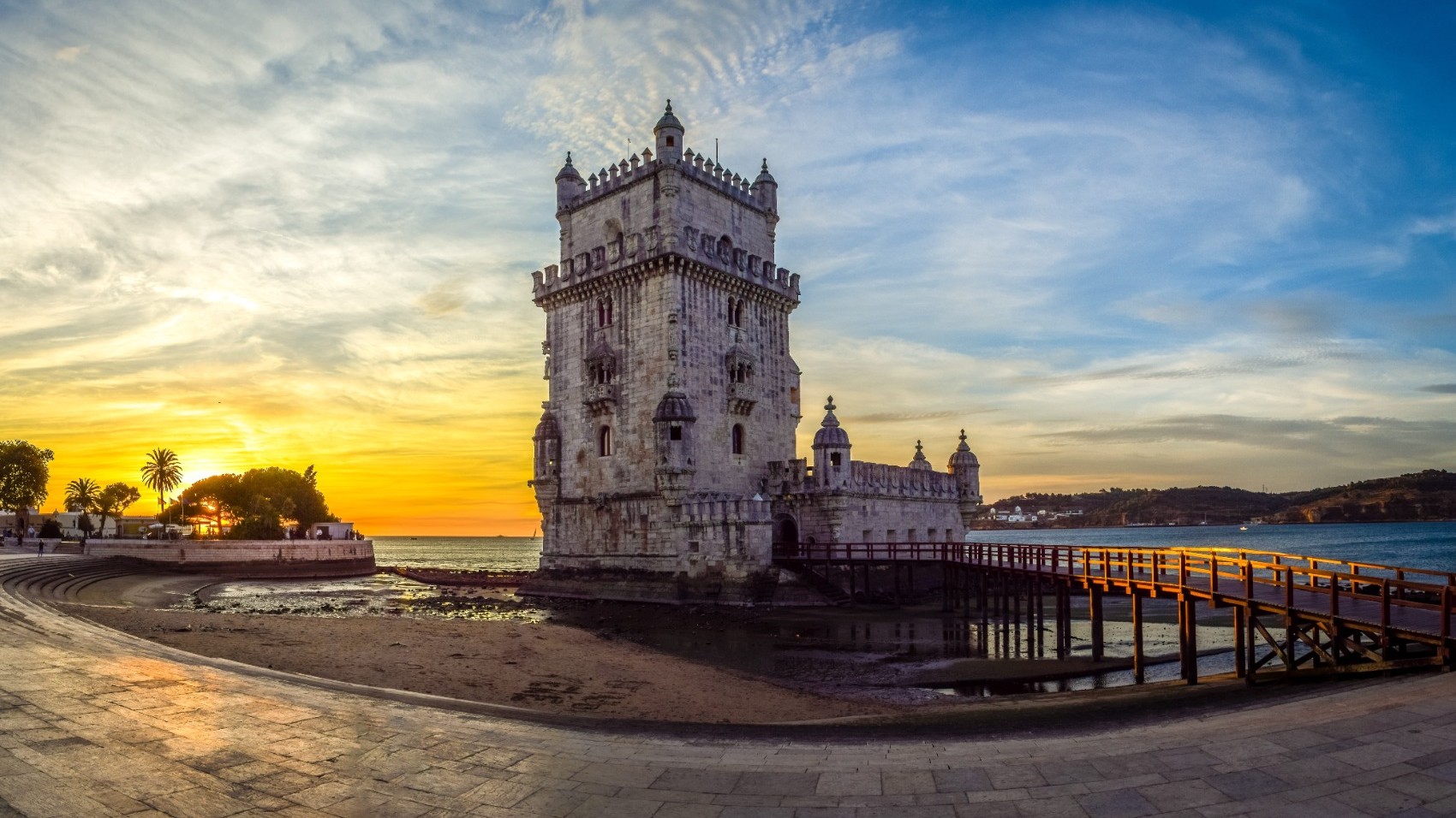 Lisbon-Highlights-Medieval-district-by-tuk-tuk-lisbon-belem-tower