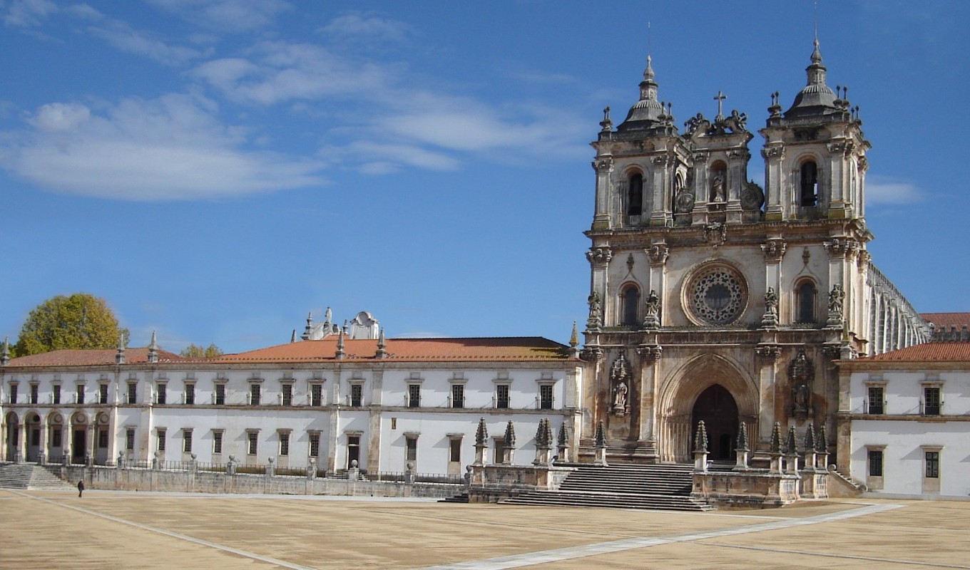 Alcobaça & Batalha Monasteries with Fátima