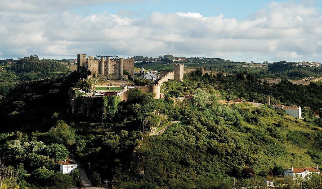 Alcobaça & Batalha Monasteries with Obidos