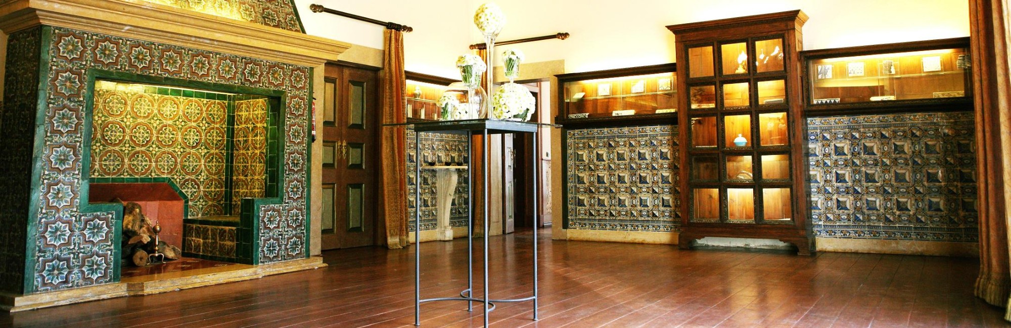 17th Century Charming Palace Banner