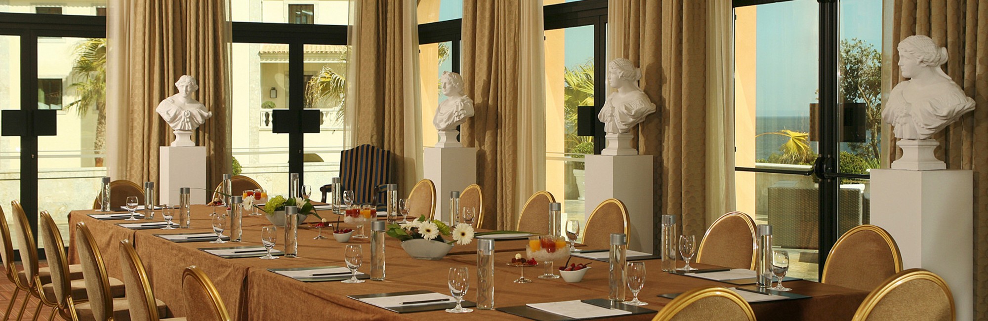 Italian Palace Banner