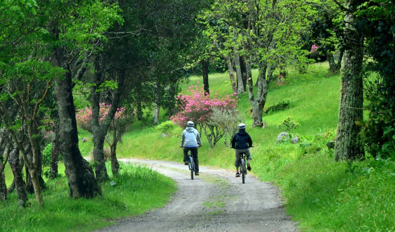 Azores - Sete Cidades by ebike With picnic