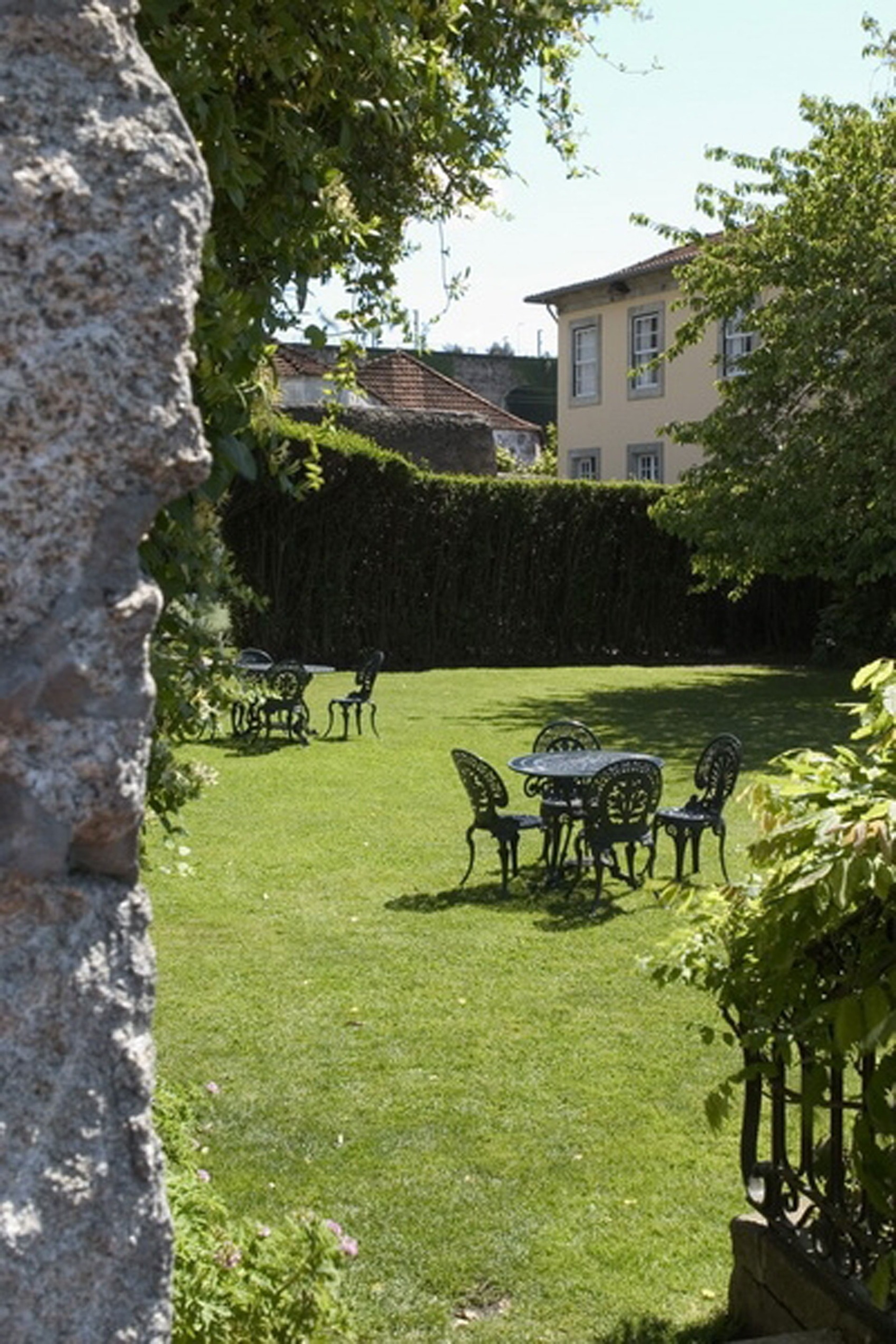 17th Century Wine Lodge Garden