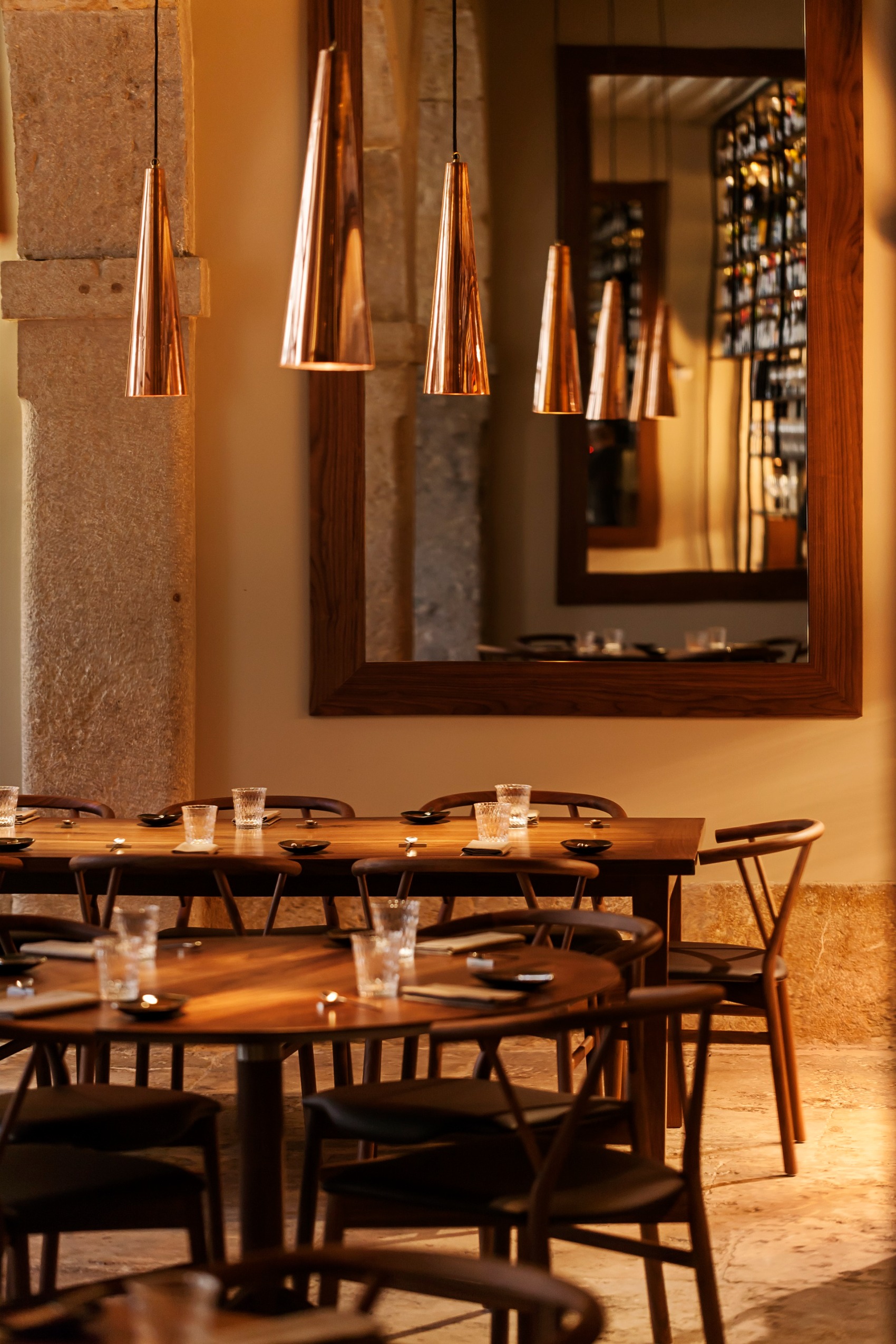 AL Restaurant Interior