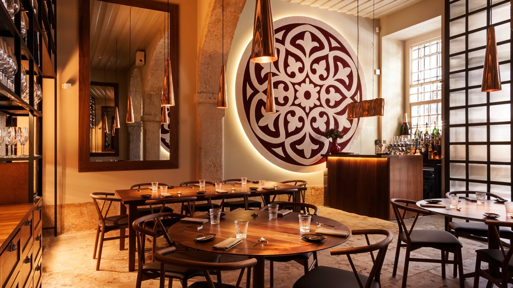 AL Restaurant Tables