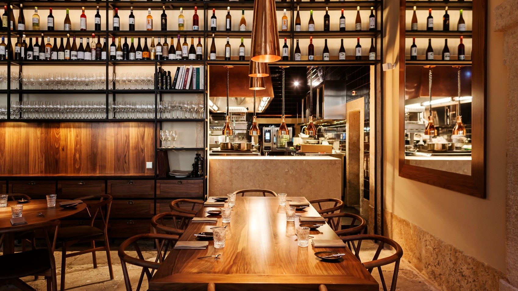 AL Restaurant Wine