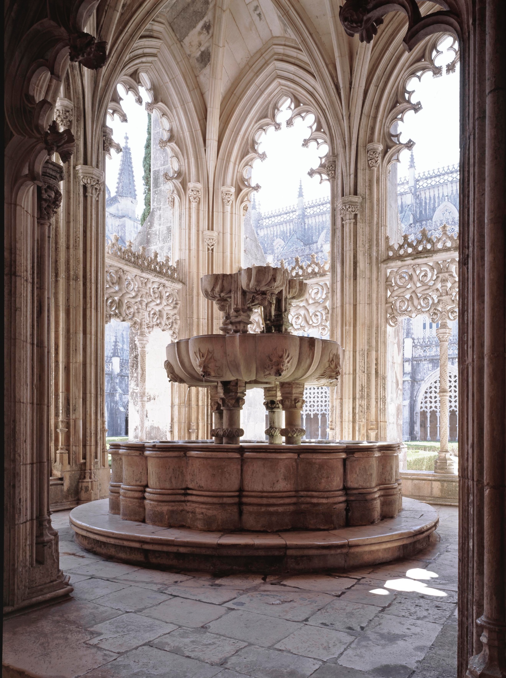 Turismo Centro de Portugal - Alcobaca Batalha Monasteries with Obidos fountain