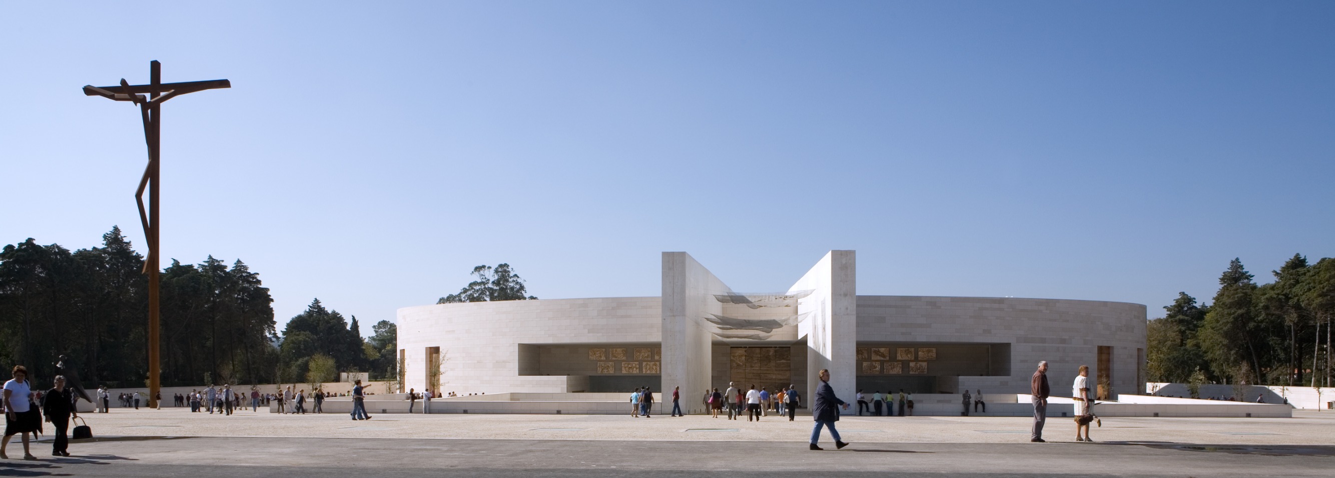 Alcobaça-Batalha-Monasteries-with-Fátima-Church-CREDIT-Turismo-Centro-de-Portugal