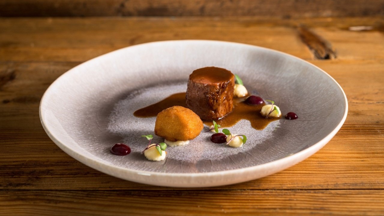 AM Restaurant Dish