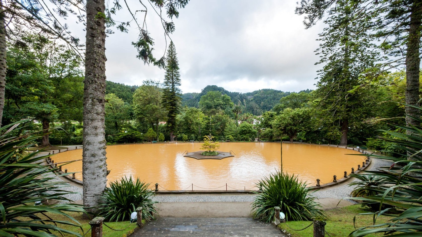 Azores-Off-Road-with-Hotsprings-terra-nostra-park-azores