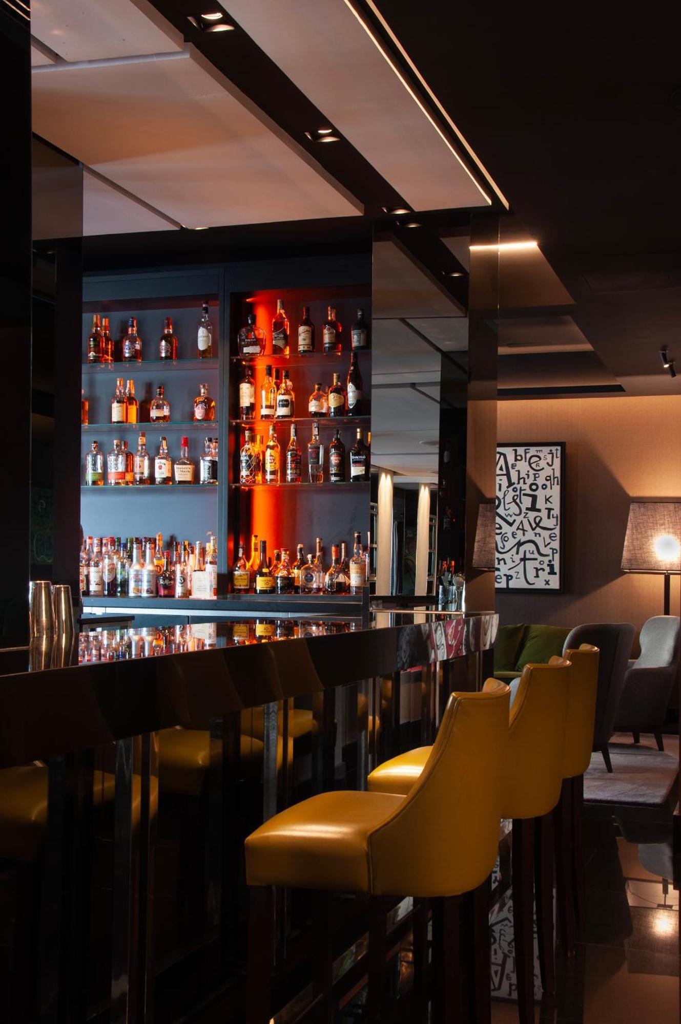 Bar - The Artist Grand Hotel of Art 