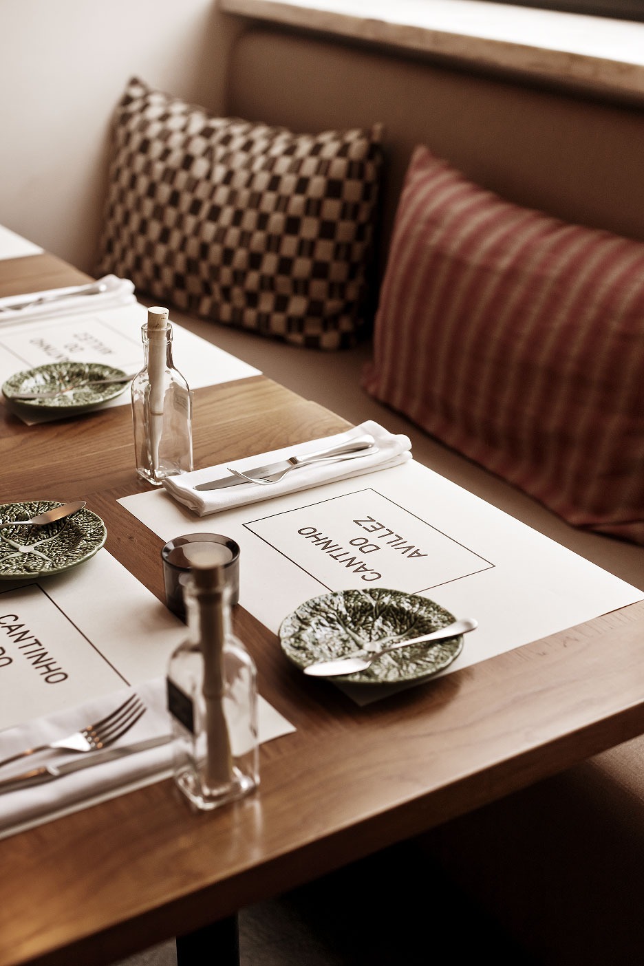 CAVL Restaurant Tables