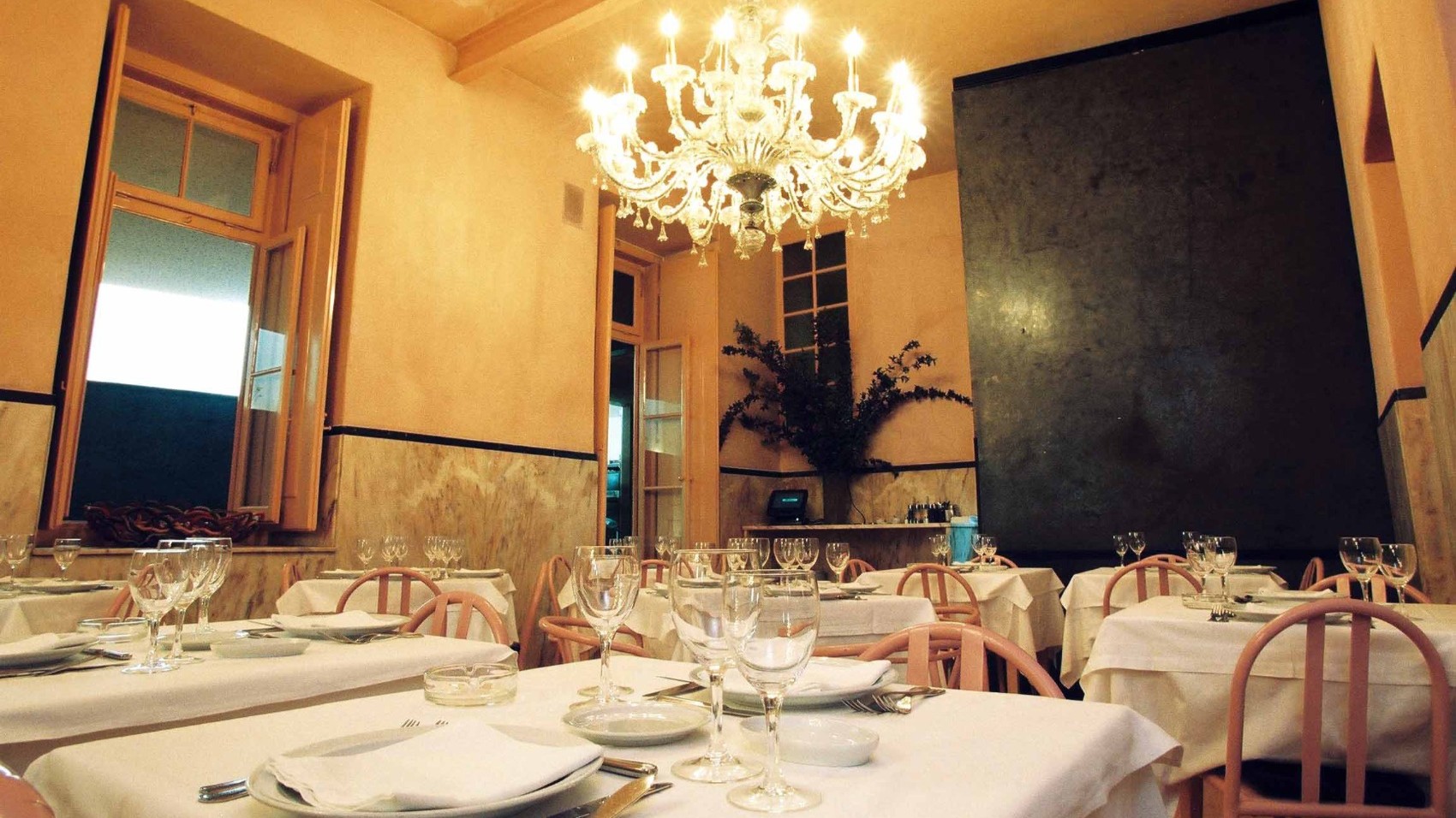 Chandelier PA Restaurant