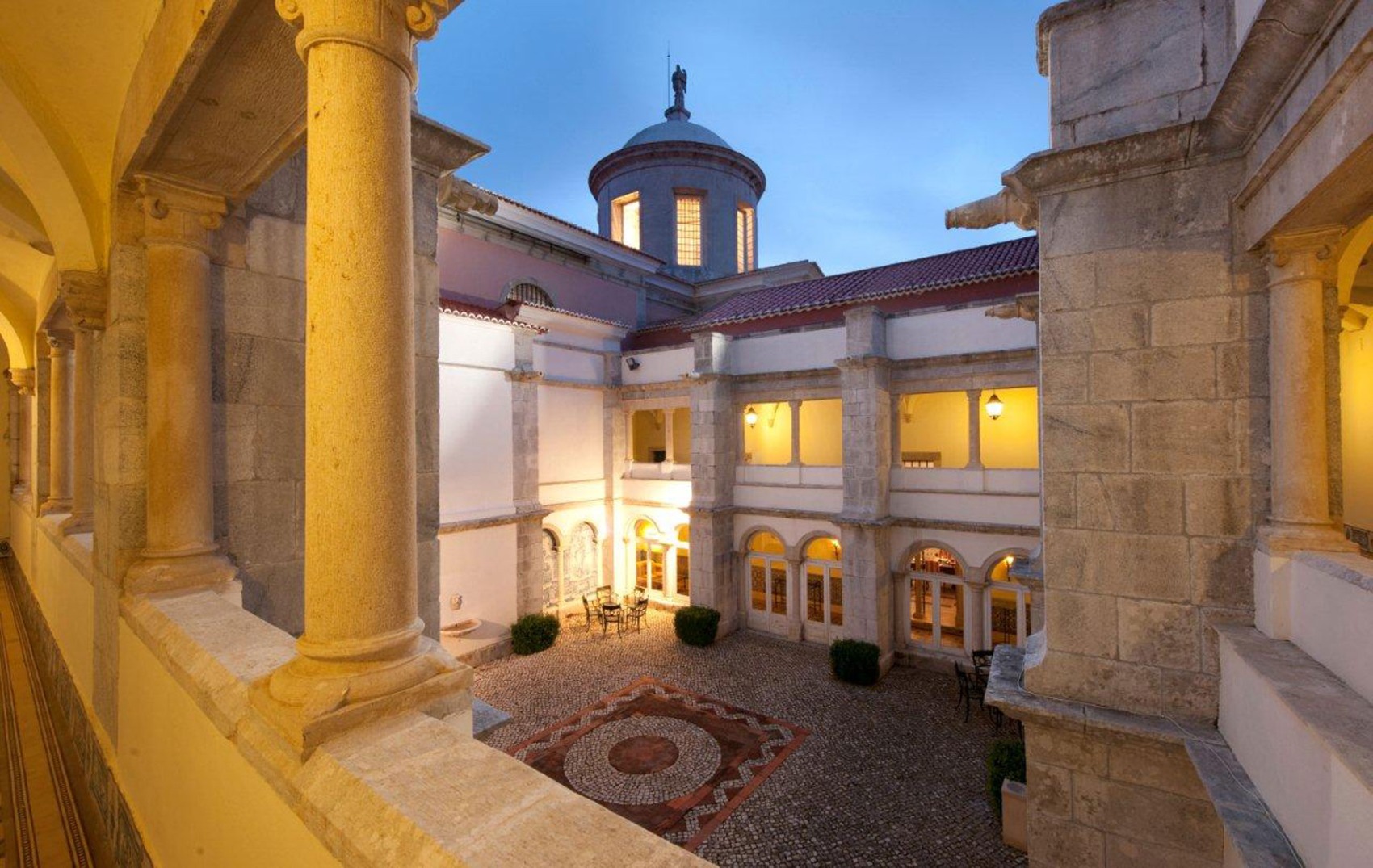 Claustros 14th Century Monastery