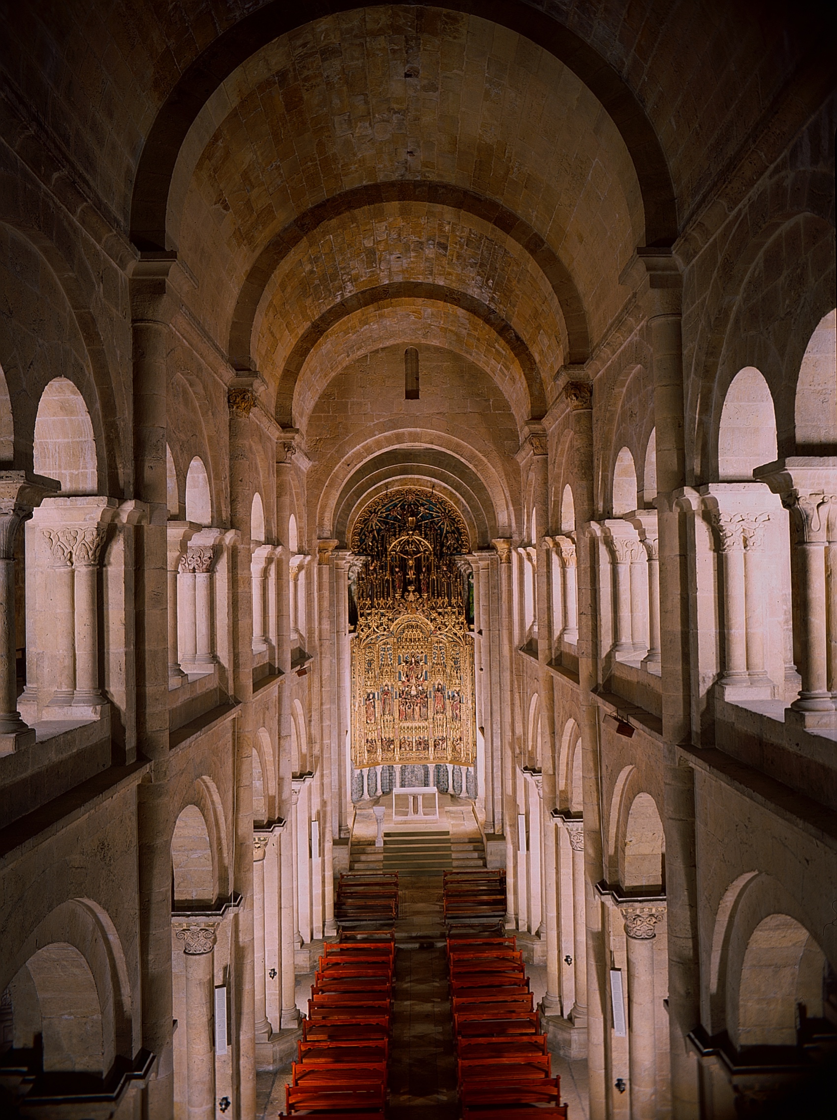 Turismo Centro de Portugal - Monastery Inside