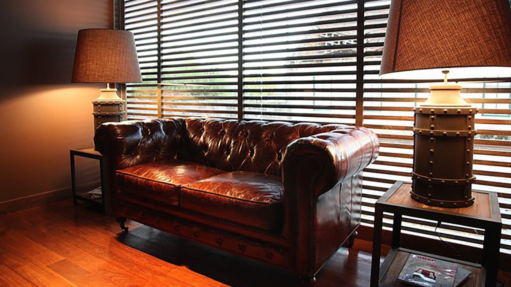 CV Restaurant Sofa