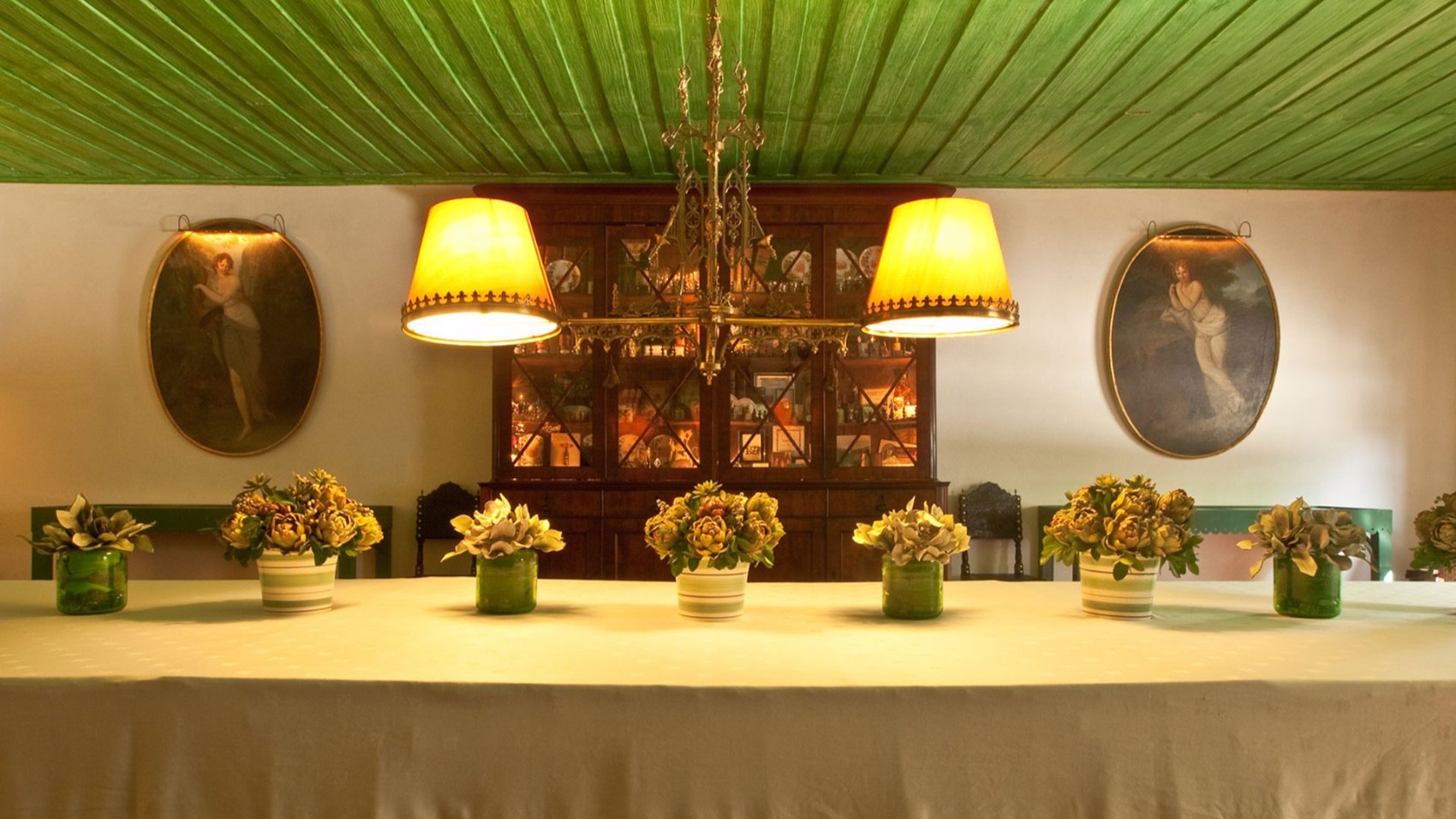 Decoration Traditional Wine Lodge