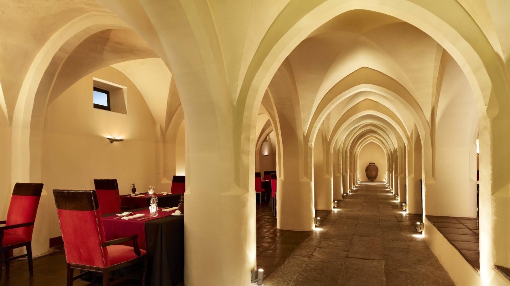 DV Restaurant Interior