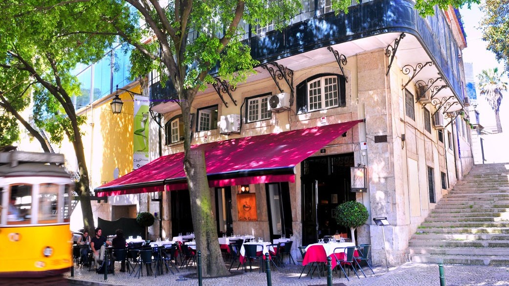 Exterior CC Restaurant