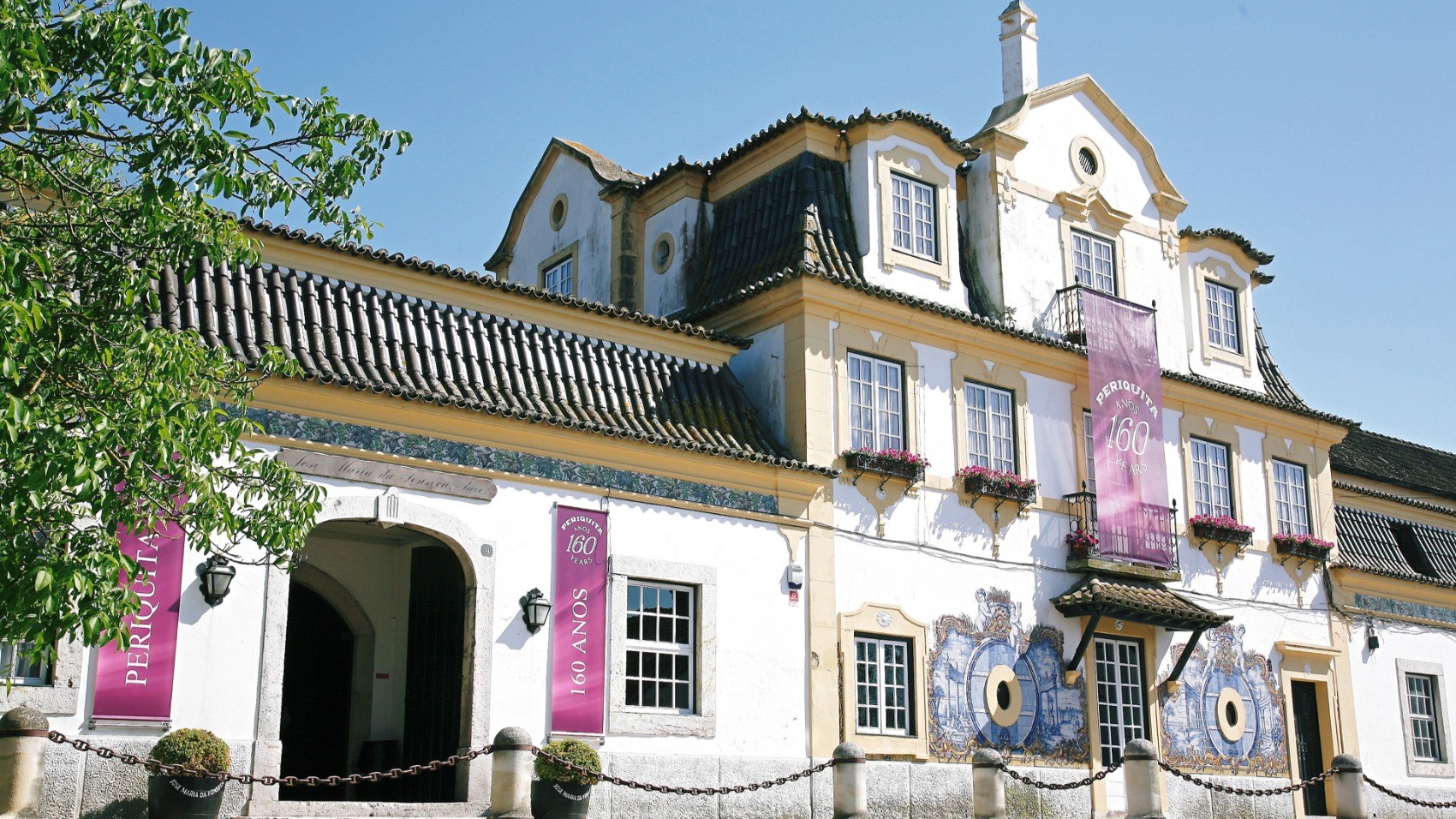 Exterior Rustic Wine Lodge