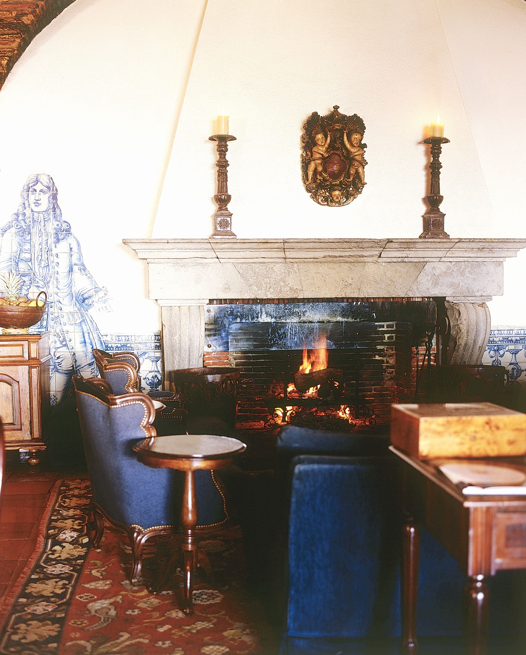 Fireplace Restaurant - Castle