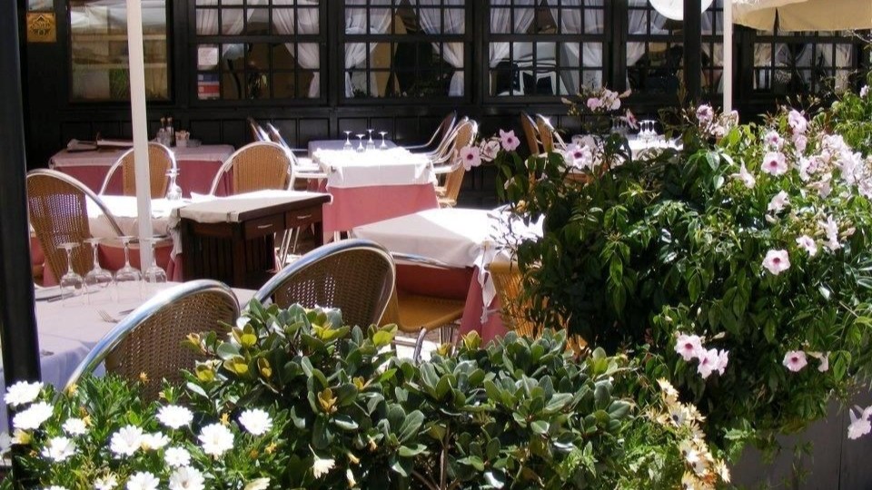 Flowers BM Restaurant