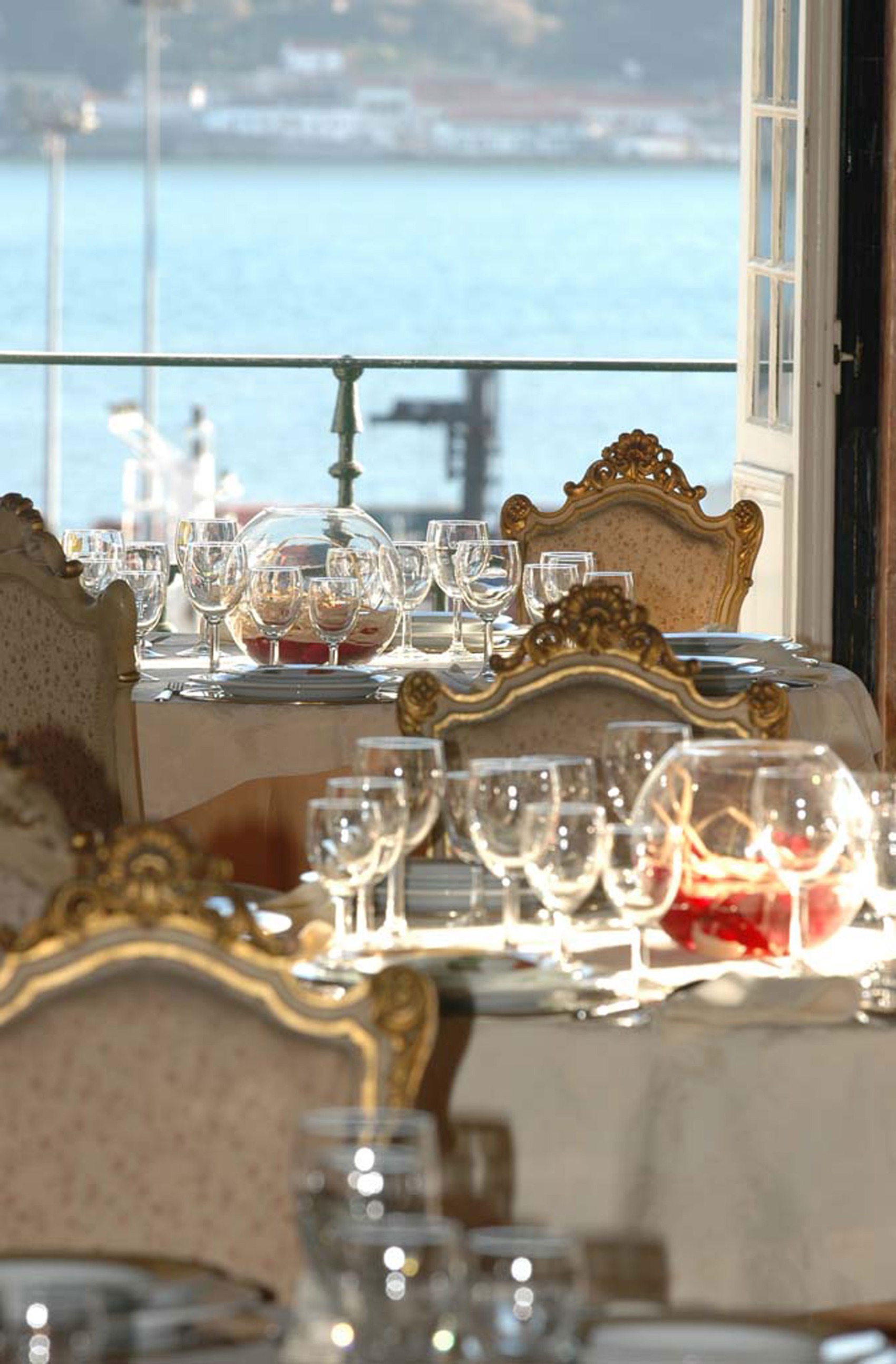 Glasses 18th Century Palace