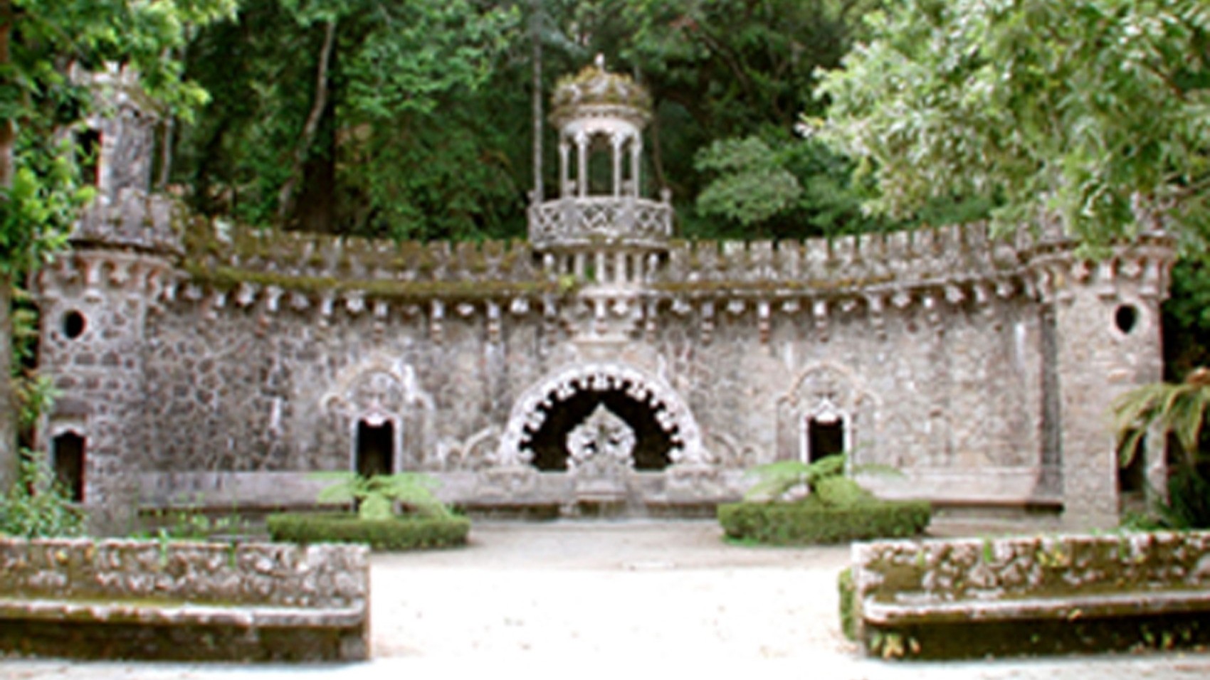 Guardiaes 20th Century Palace