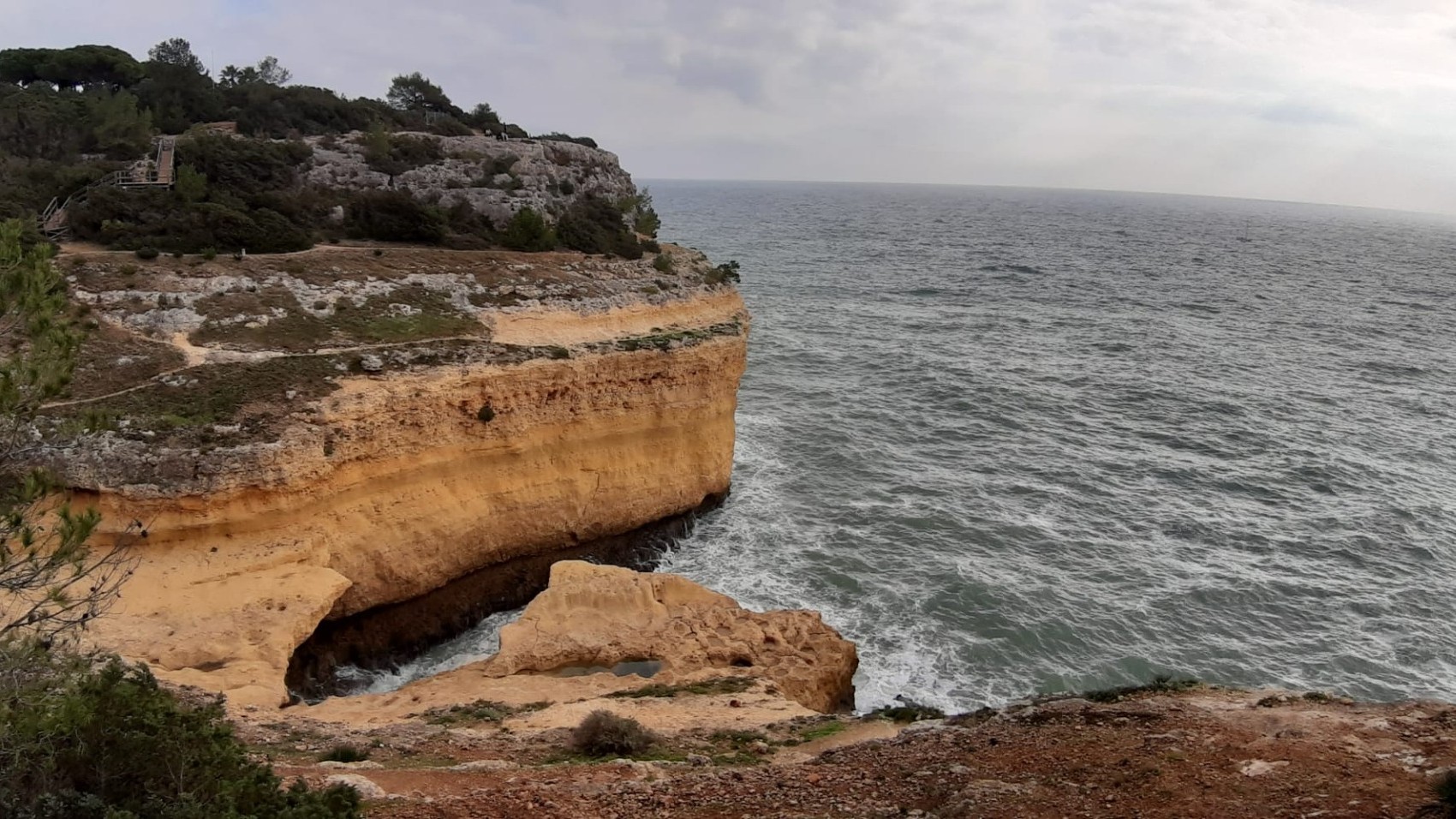 Hike-in-the-Algarve-view