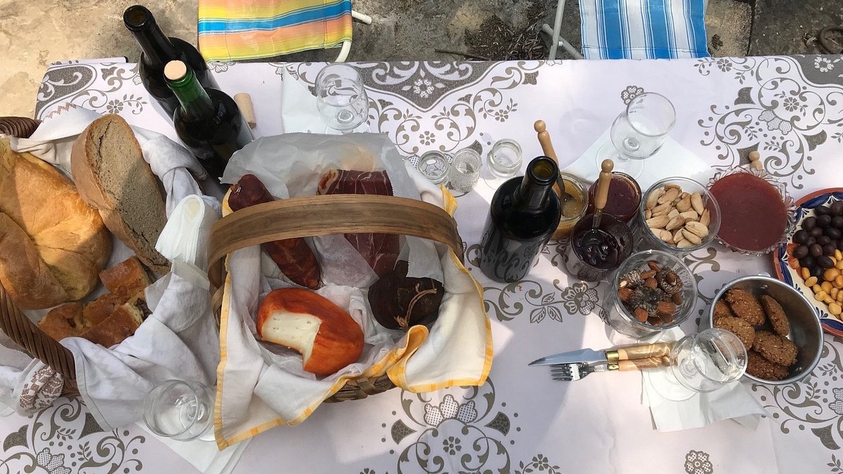 Hiking with Locals Douro picnic tripadvisor by gerencia