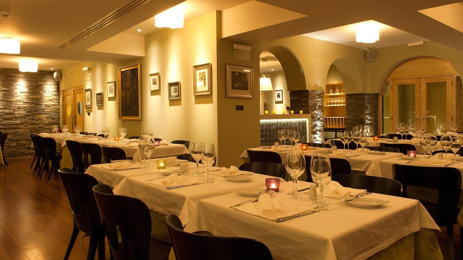Interior AM Restaurant