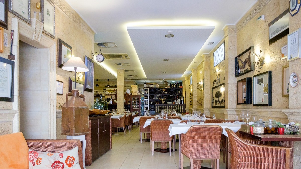 Interior DJ Restaurant