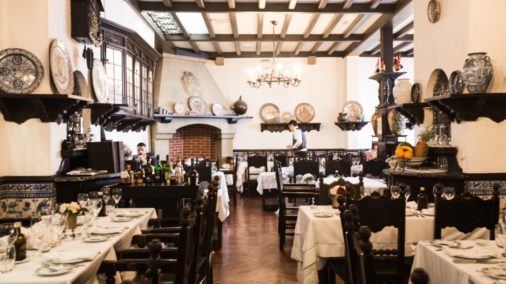 Interior ES Restaurant