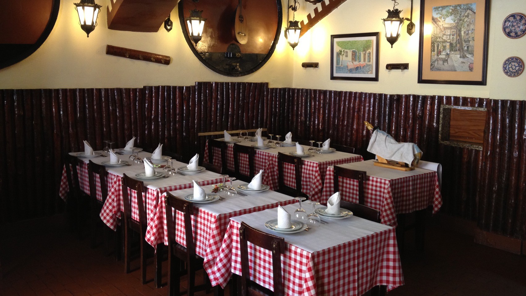 Interior LR Restaurant