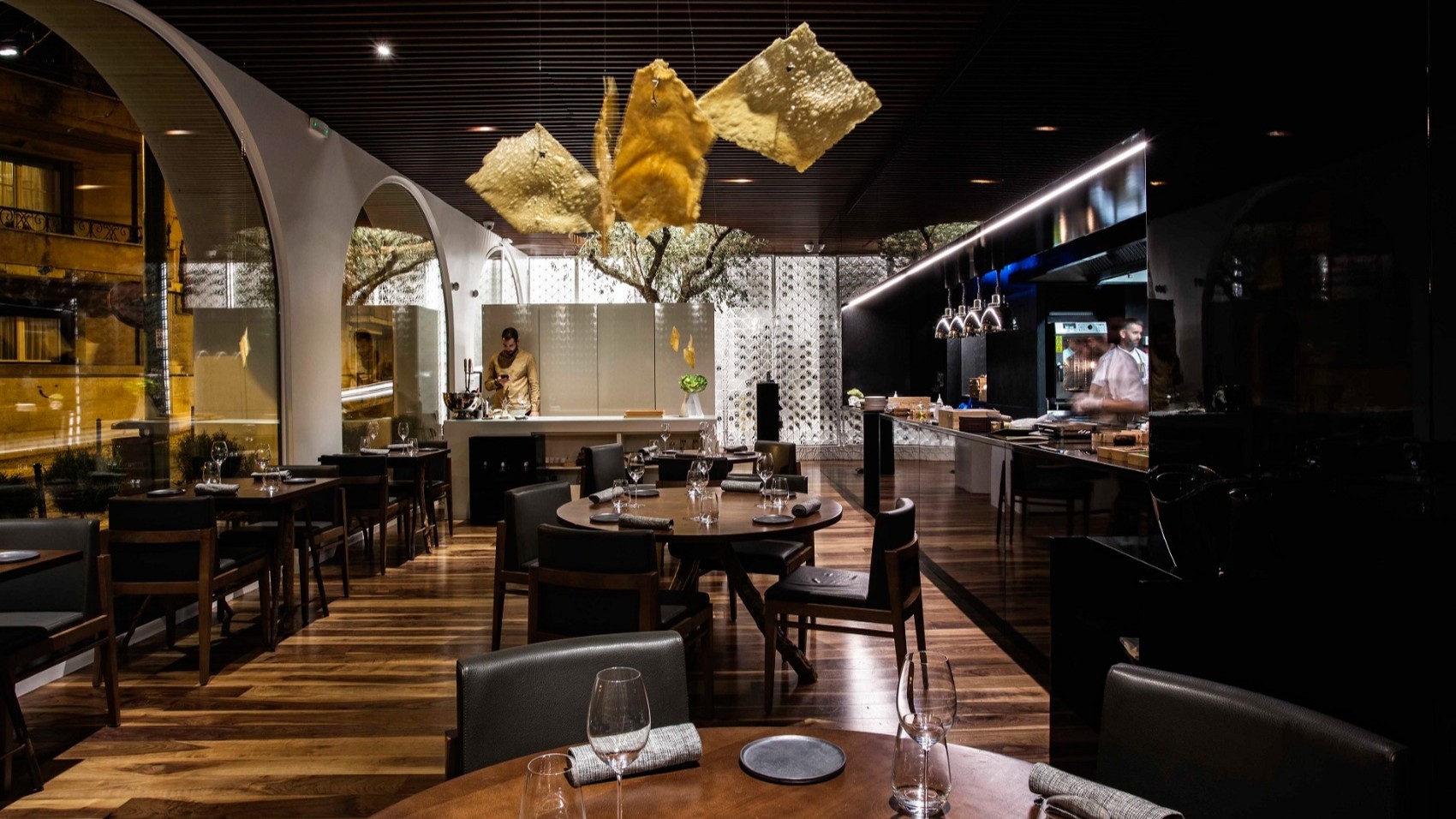 LC Restaurant Interior