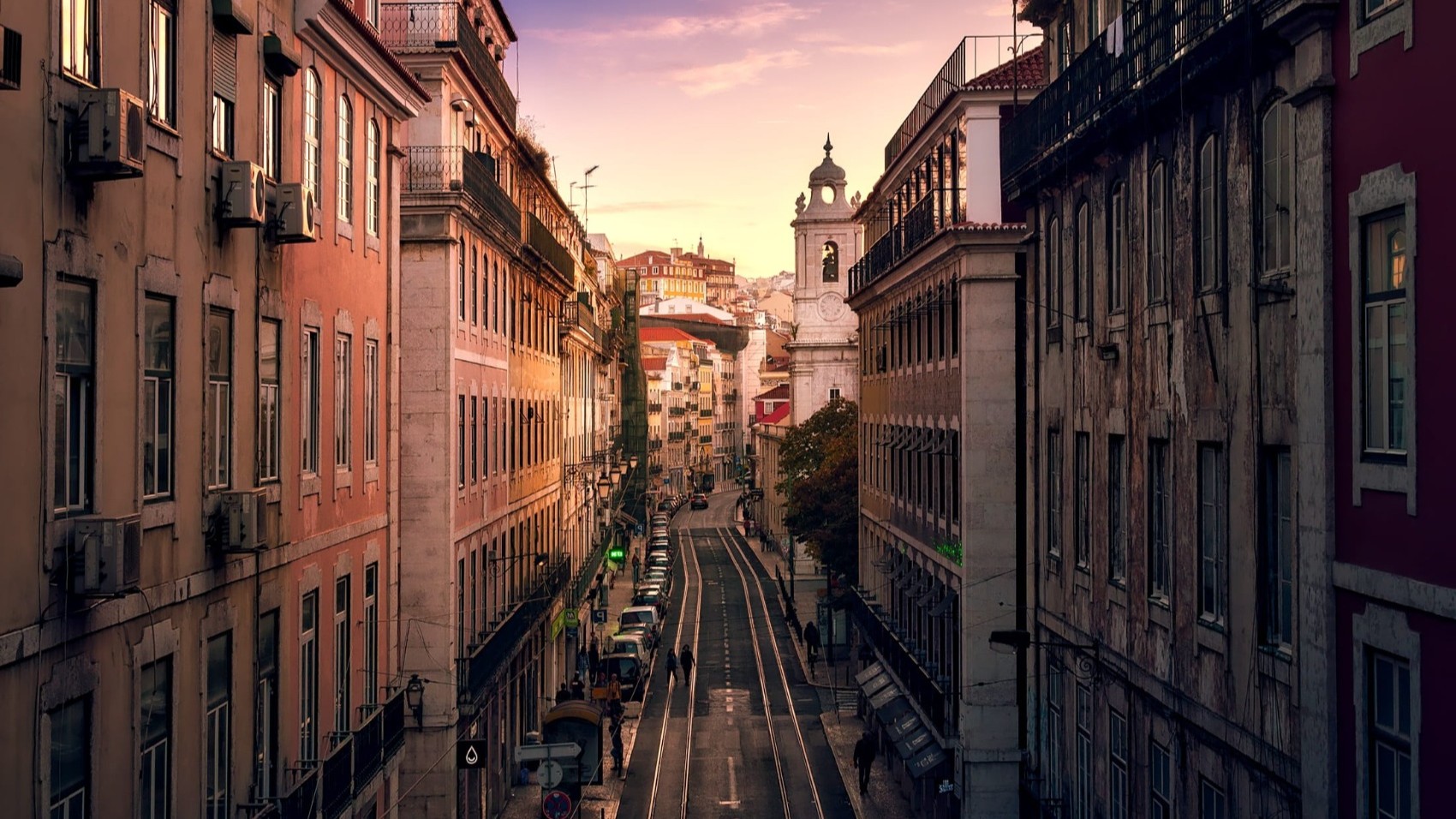 Lisbon-Classic-Journey-downtown-streets
