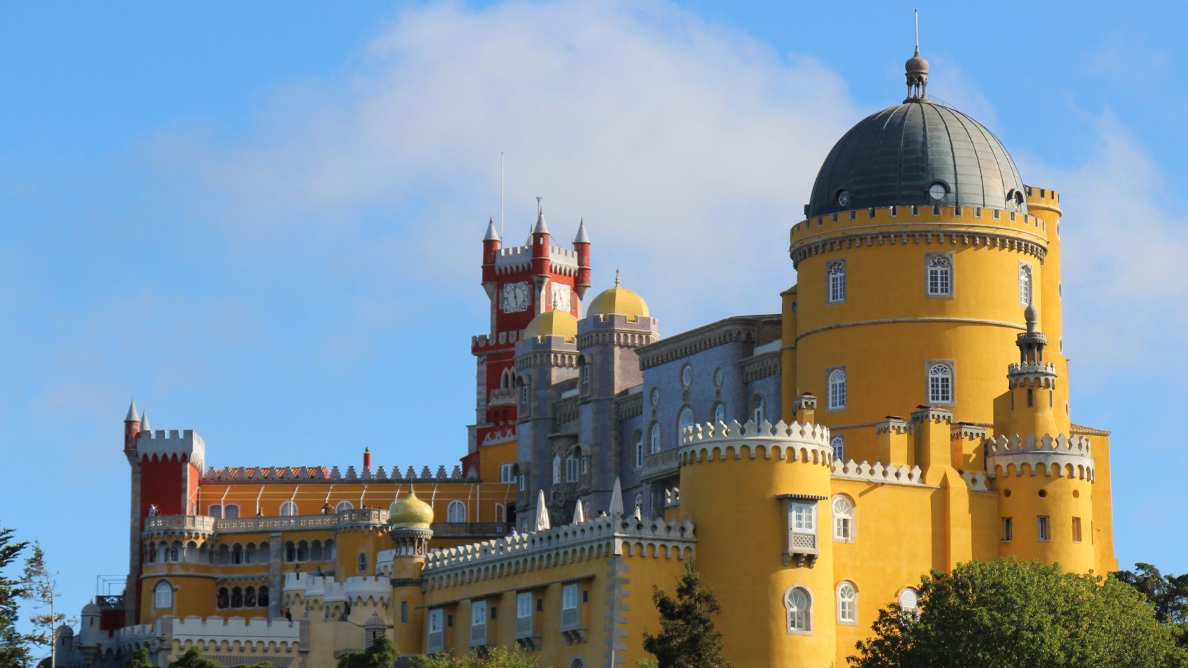 Lisbon-&-Sintra-History-and-Cruise-pena-palace