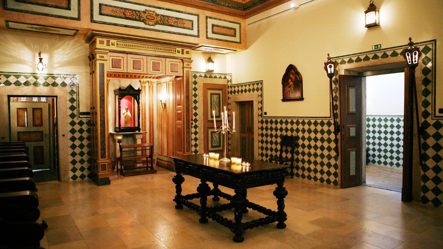 Lounge 17th Century Charming Palace