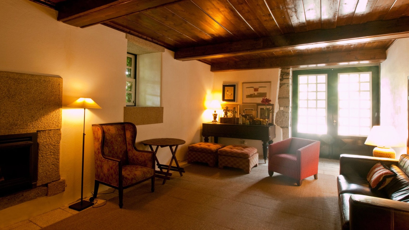 Lounge Traditional Wine Lodge