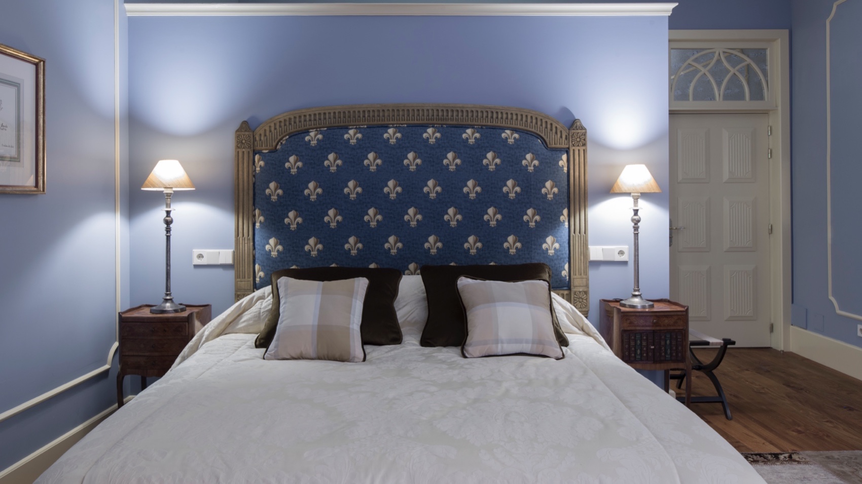 Maison Room