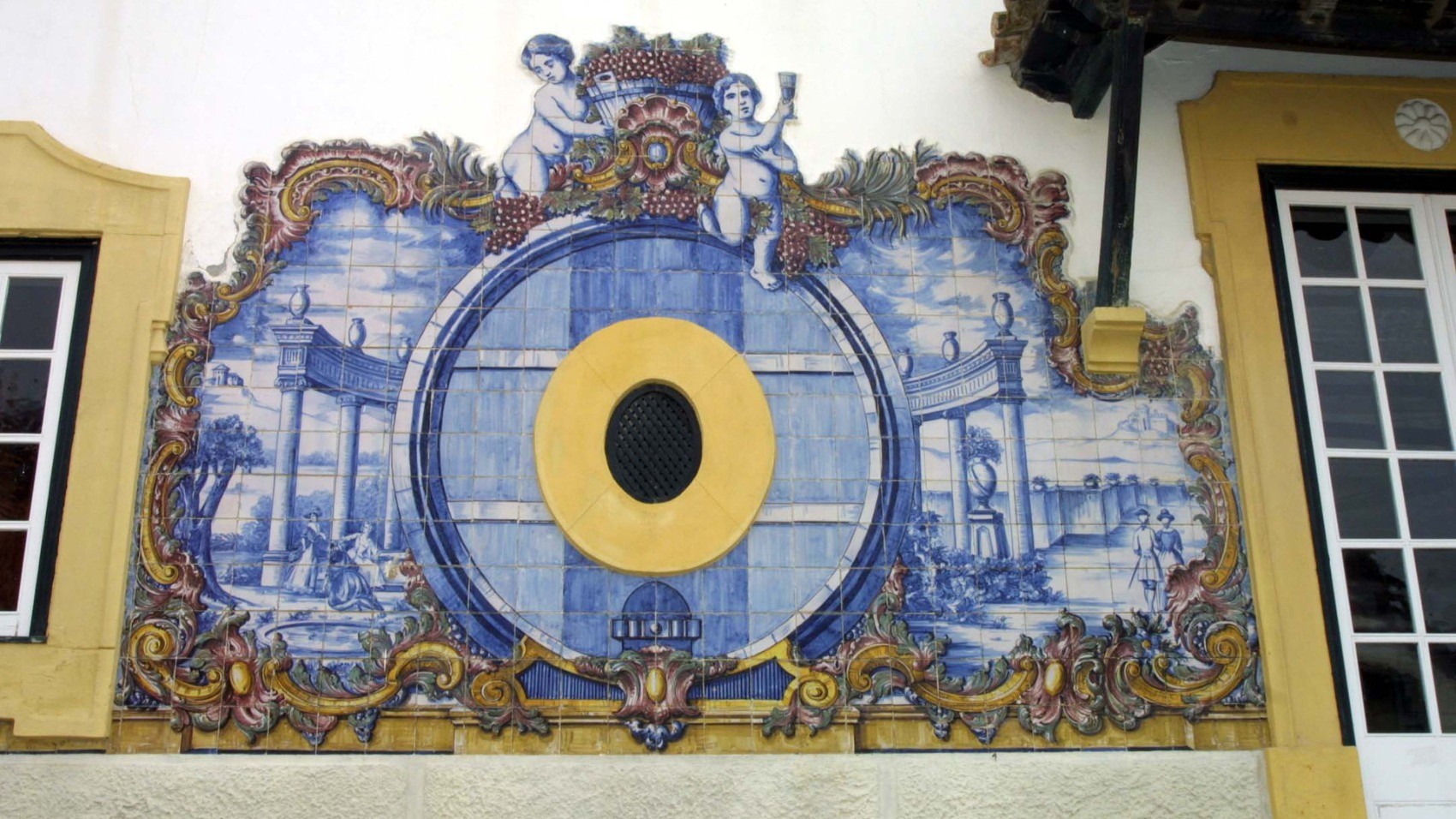 Mural Rustic Wine Lodge