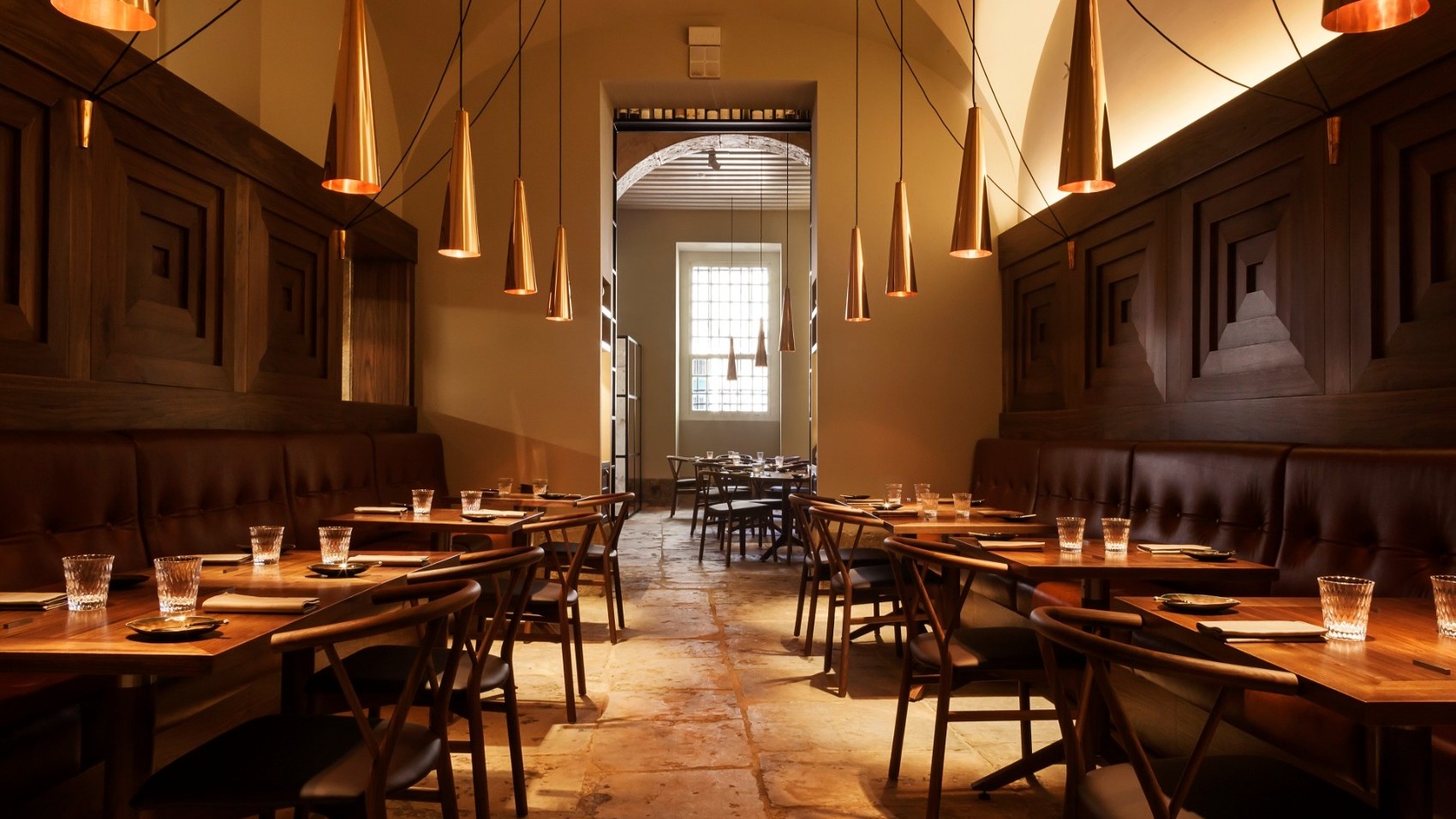 Salon AL Restaurant