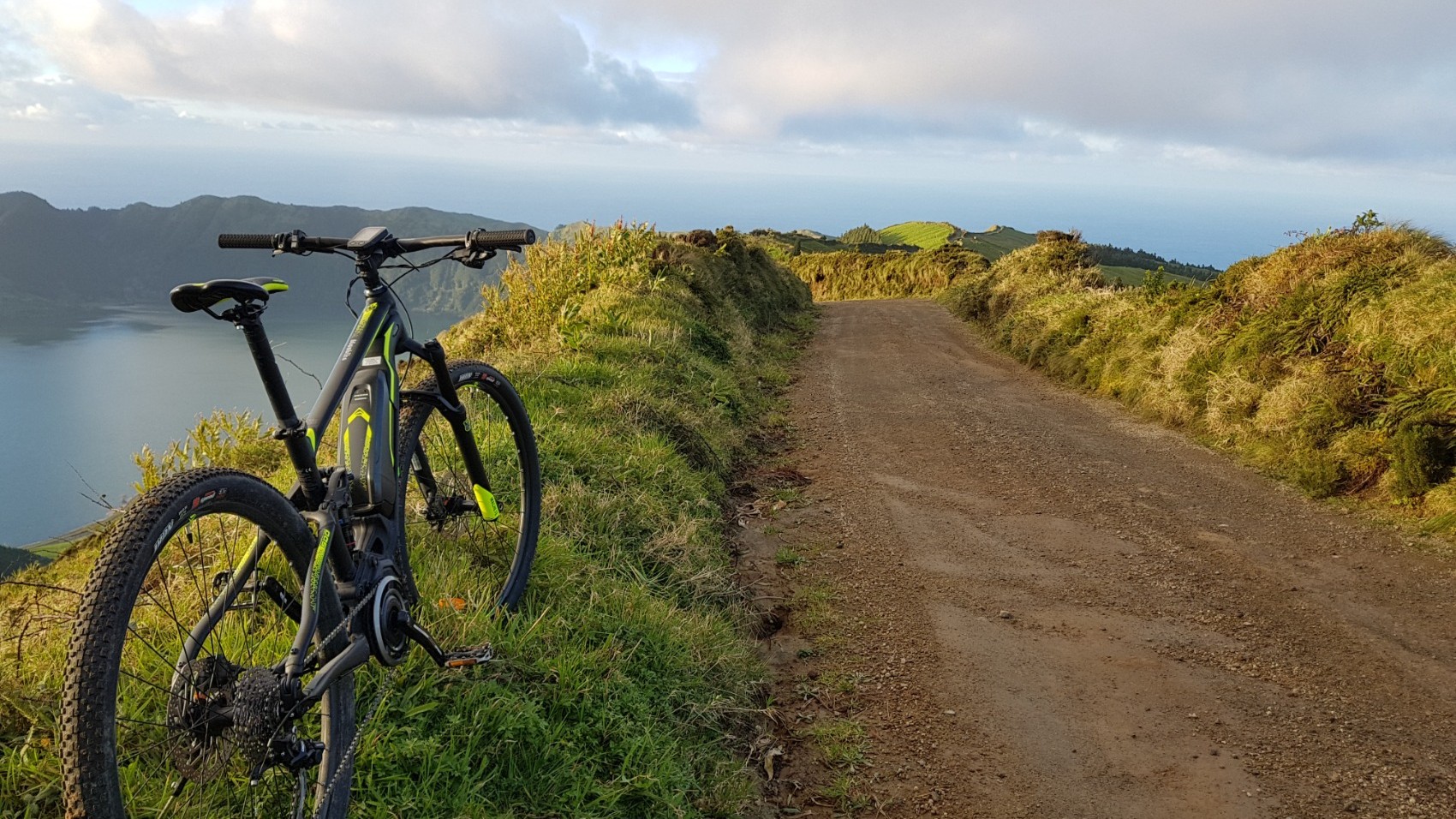 Sete-Cidades-by-ebike+picnic-Bike