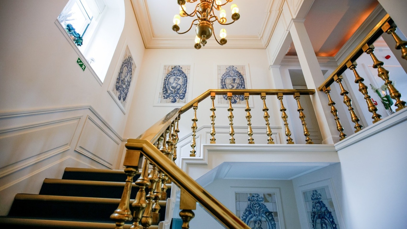 Stairs TG Restaurant