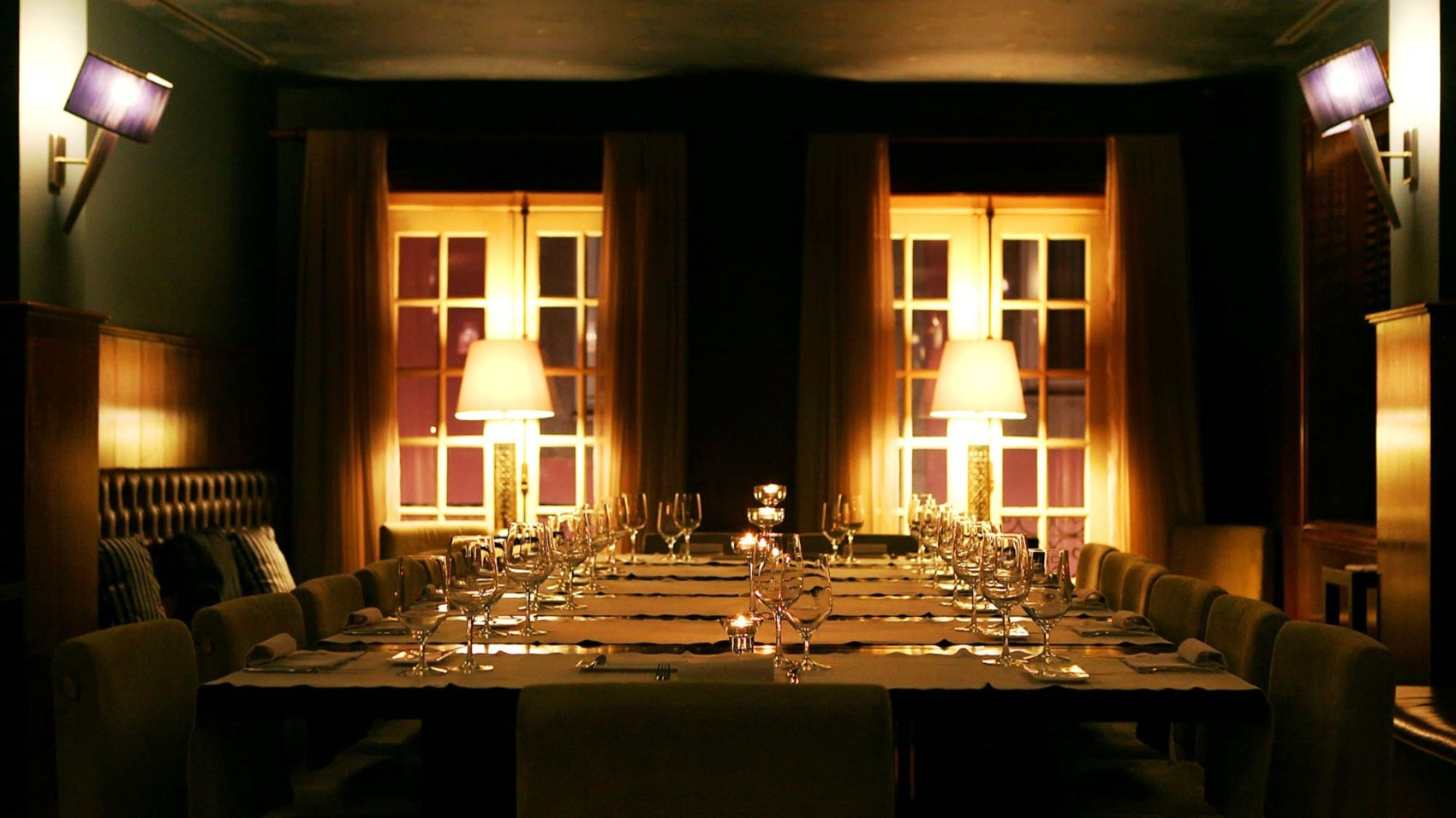 Table PL Restaurant