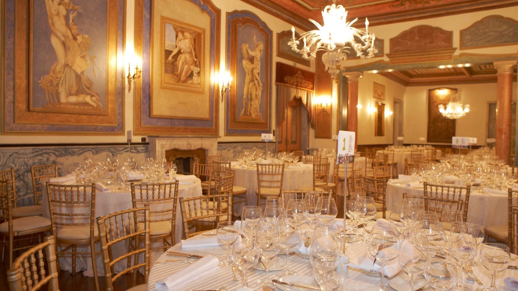 Tables 17th Century Charming Palace