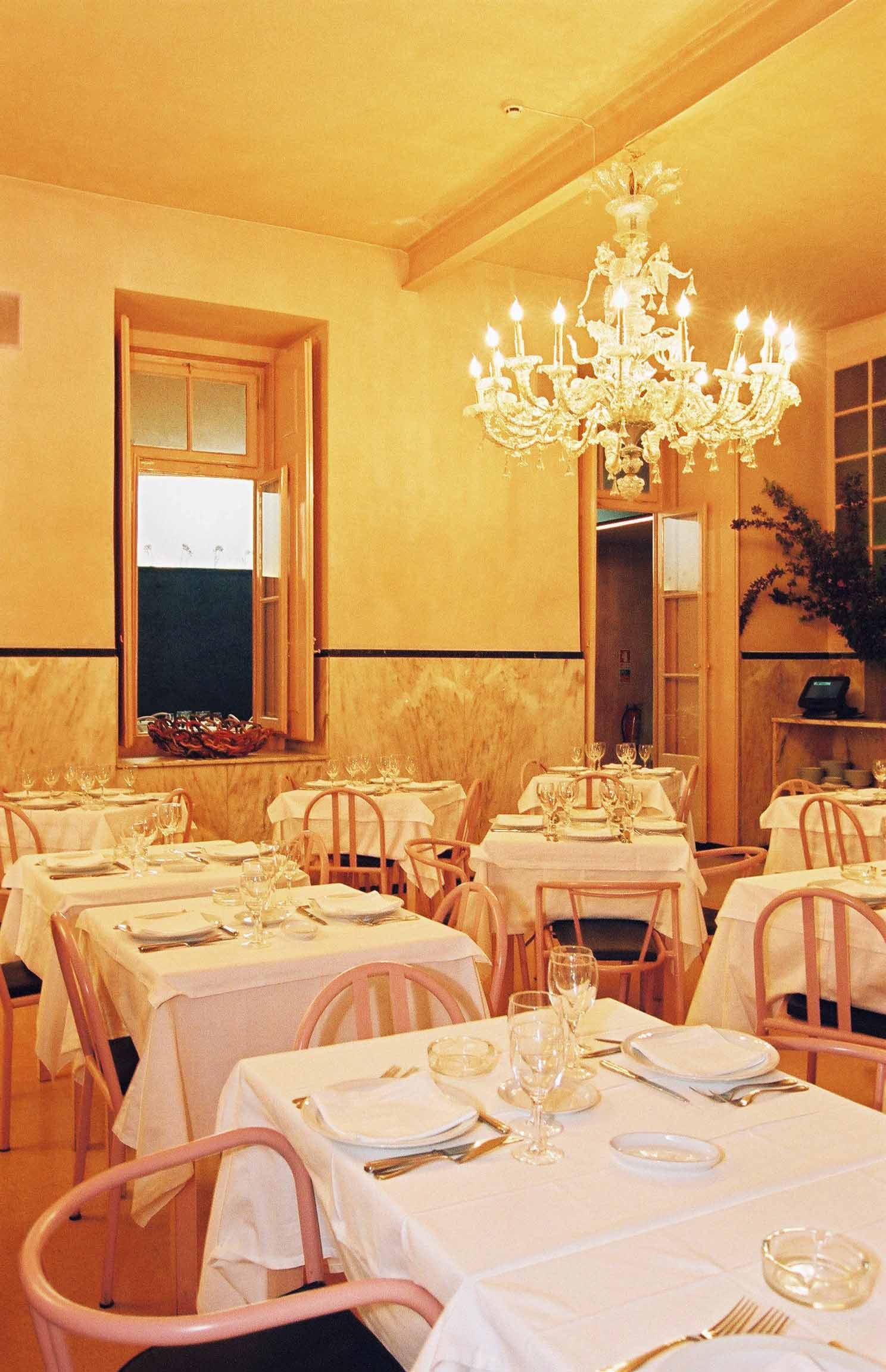 Tables PA Restaurant