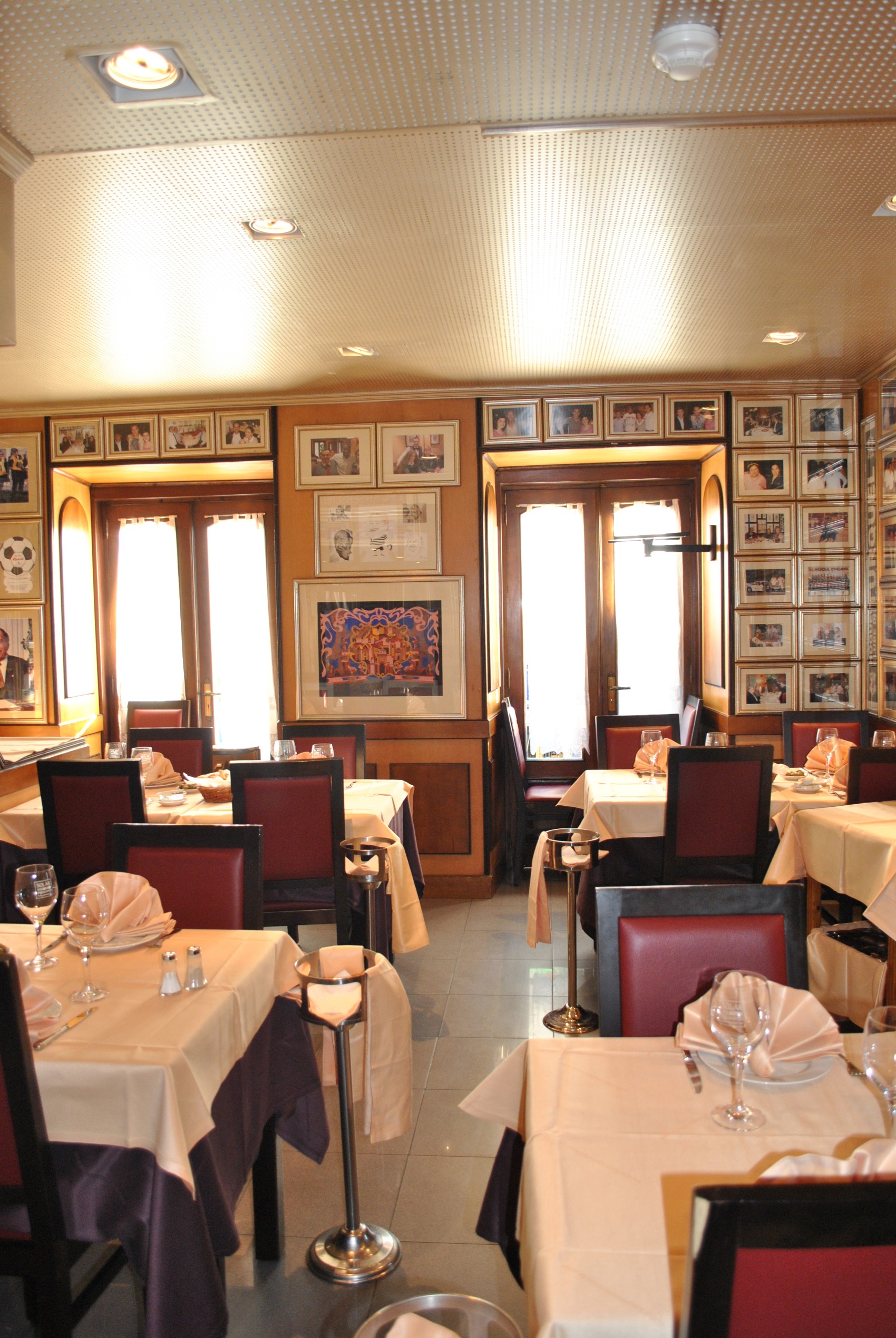 Tables SPR Restaurant