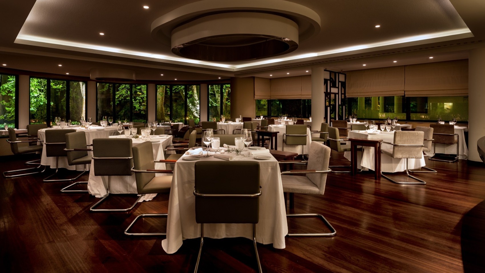 TN Restaurant Interior